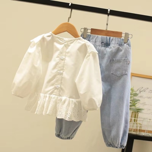 WHITE TOP DENIM JEANS