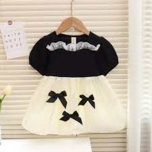 Small Black &amp; White D